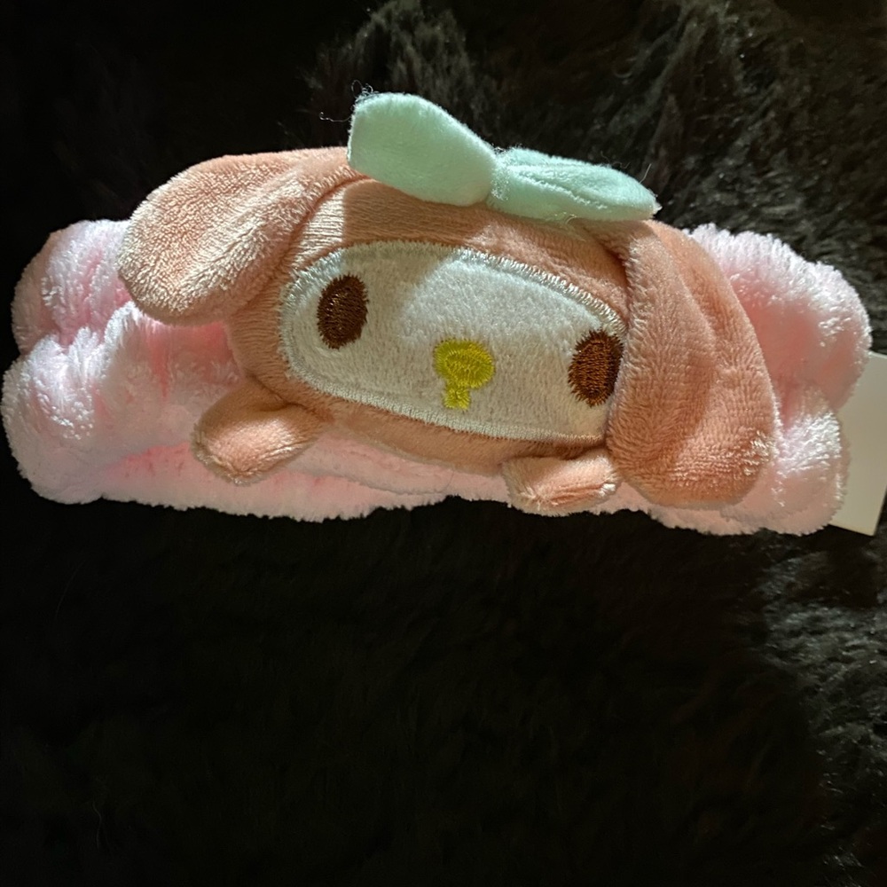 NWT Cute Pink and White Plush Headband Melody